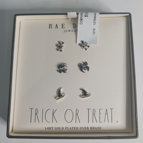 Rae Dunn Jewelry - Halloween earrings